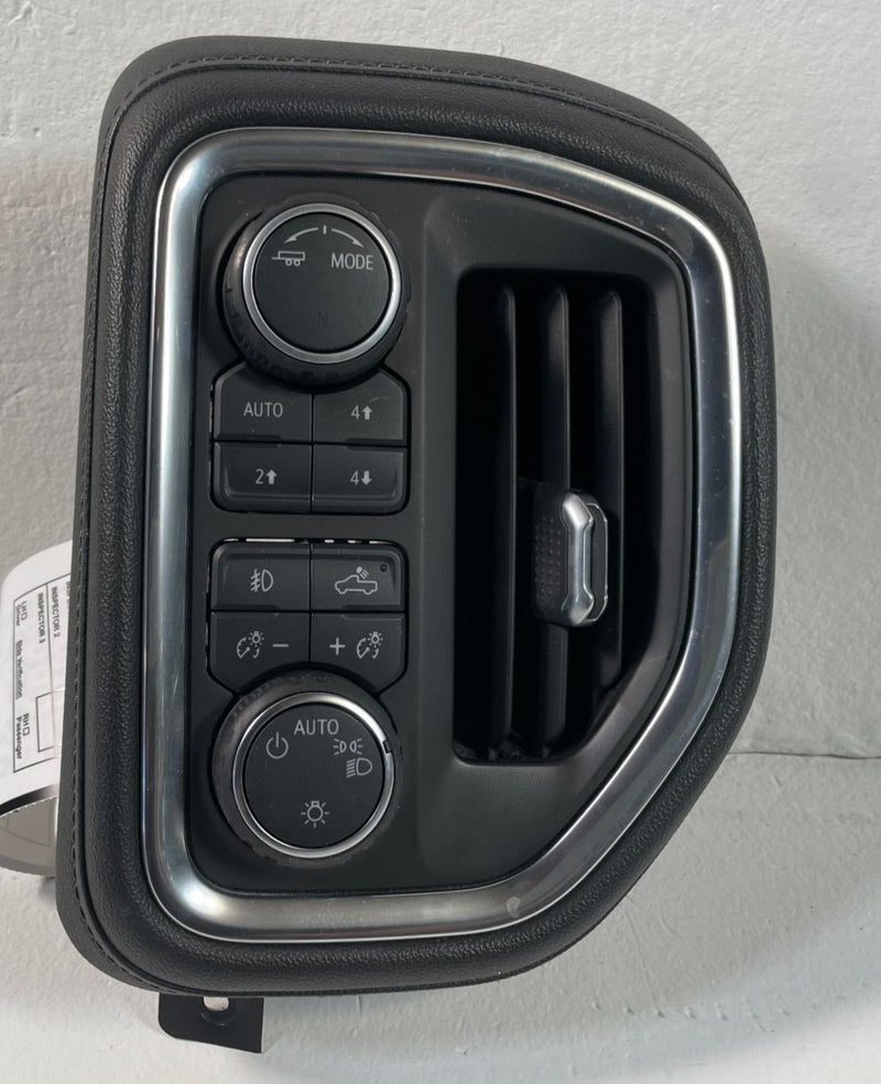 Load image into Gallery viewer, 2019-23 CHEVROLET SILVERADO 1500 LEFT DASH AIR VENT W/ HEADLIGHT SWITCH # 109385