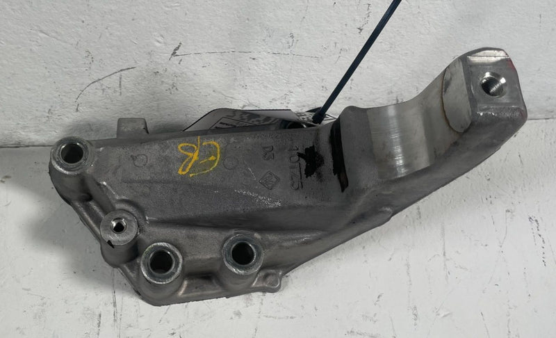 Load image into Gallery viewer, 2019 - 2025 HONDA PASSPORT ENGINE FRAME REARWARD MOUNT SUPPORT BRACKET # 113404