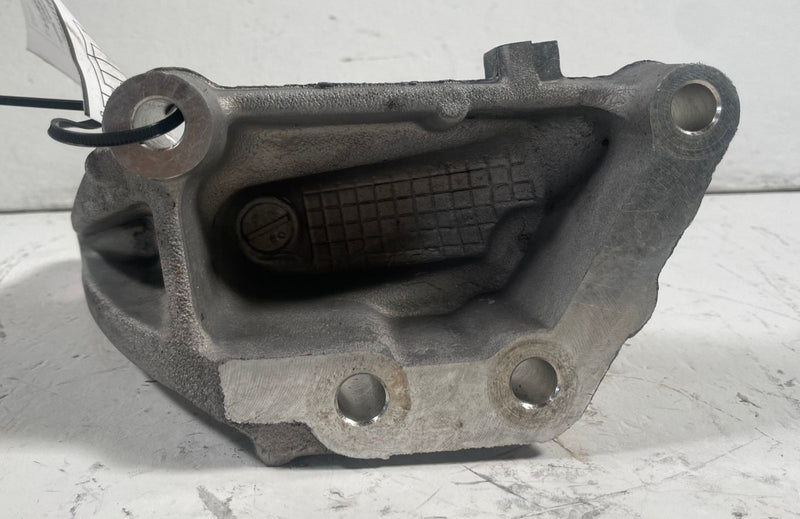 Load image into Gallery viewer, 2019 - 2025 HONDA PASSPORT ENGINE FRAME REARWARD MOUNT SUPPORT BRACKET # 113404