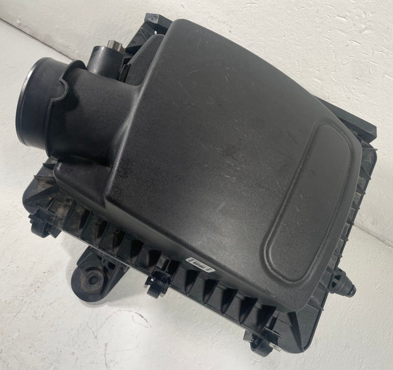 Load image into Gallery viewer, 19-23 FORD RANGER ENGINE AIR CLEANER INTAKE HOSUING BOX ASSEMBLY 2.3L # 112206