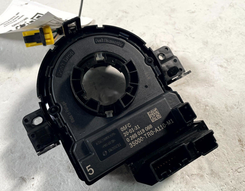 Load image into Gallery viewer, 2013-2022 ACURA ILX LEFT DRIVER STEERING WHEEL ANGLE SENSOR CLOCK SPRING #113609