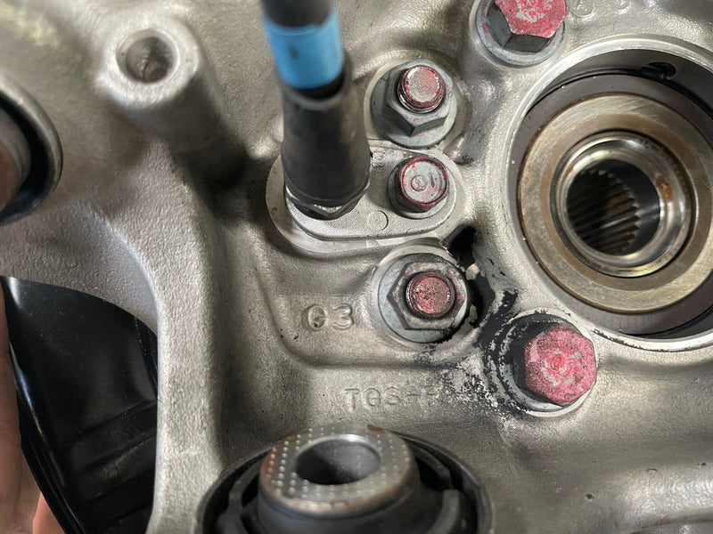 Load image into Gallery viewer, 2019 - 2025 HONDA PASSPORT AWD REAR RIGHT SIDE SPINDLE KNUCKLE W/ HUB # 113415