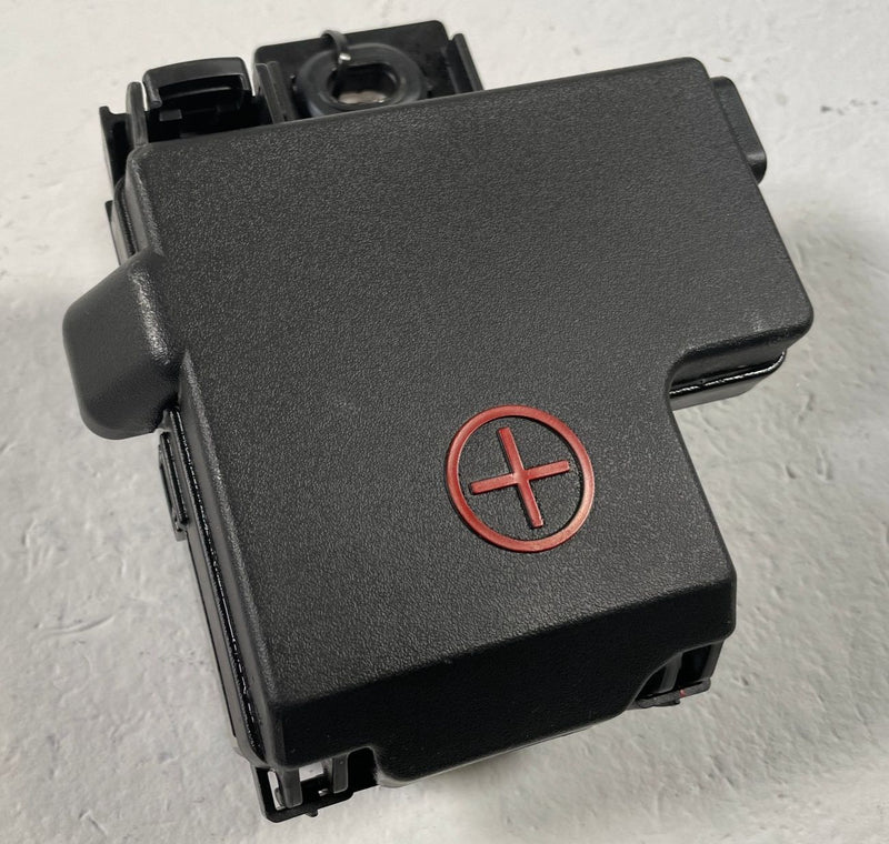 Load image into Gallery viewer, 2022-2026 GENESIS G70 POSITIVE BATTERY TERMINAL FUSIBLE LINK FUSE BOX # 108124