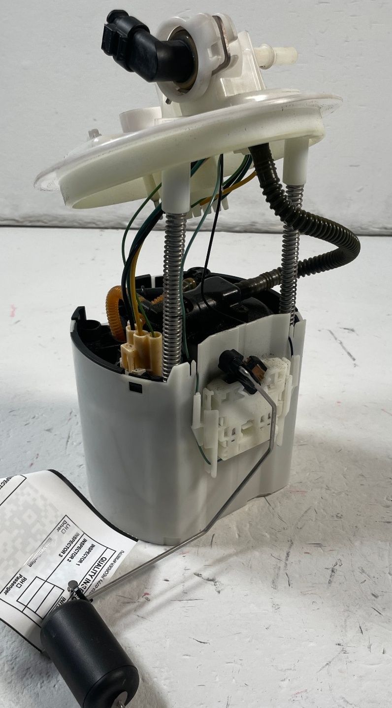 Load image into Gallery viewer, 2021 - 2023 KIA STINGER FUEL GAS TANK PUMP ASSEMBLY 31110-J5150 3.3L # 110795
