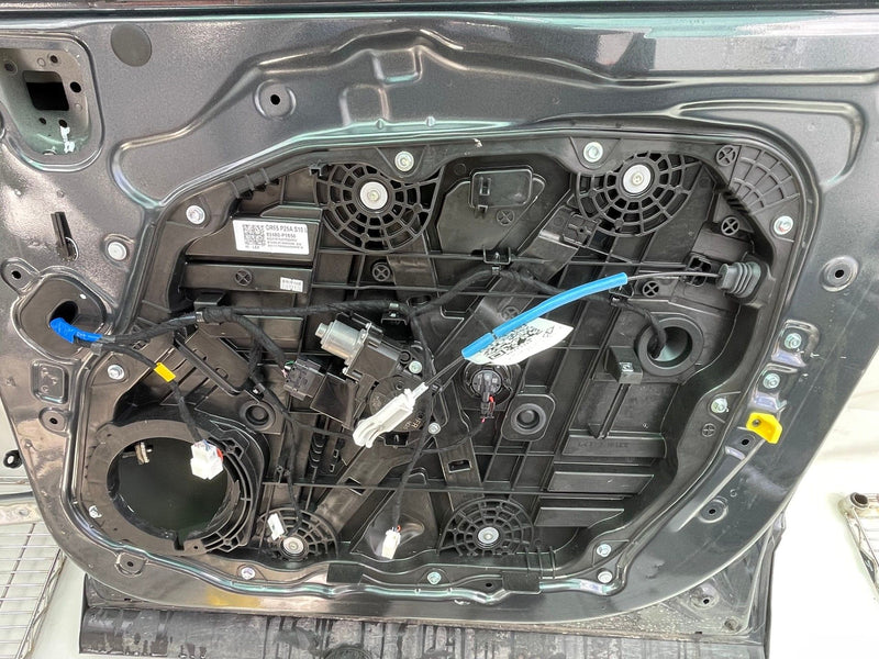 Load image into Gallery viewer, KIA SPORTAGE FRONT RIGHT SIDE DOOR SHELL ASSEMBLY CHARCOAL (KDG) 23-26 # 113315