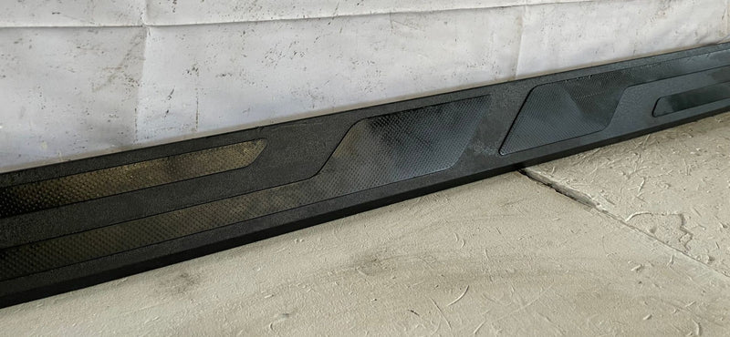 Load image into Gallery viewer, 2022-2026 TOYOTA TUNDRA REAR RIGHT PASSENGER UPPER BED SIDE RAIL COVER # 108518