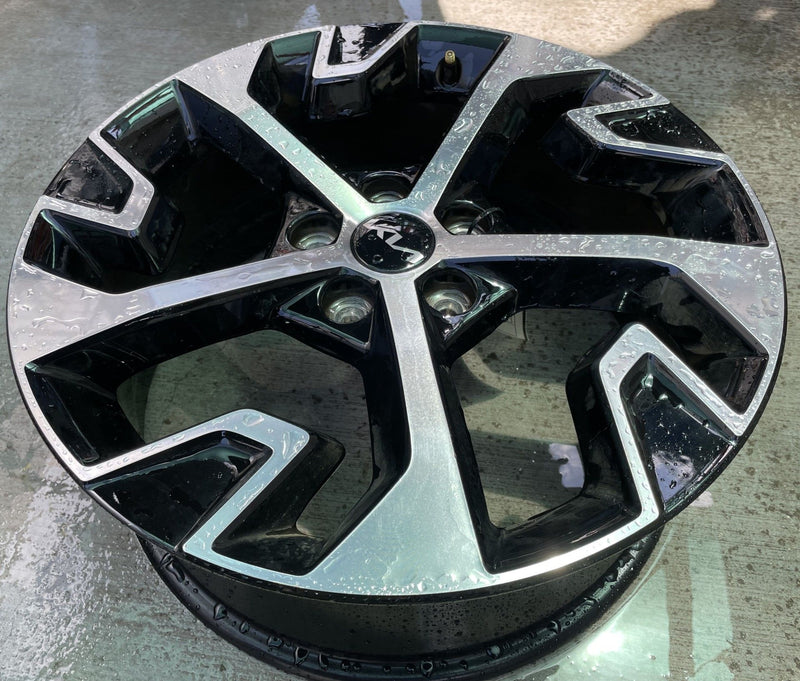 Load image into Gallery viewer, KIA SPORTAGE 18x7-1/2 5 SPOKE MACHINED FACE ALLOY WHEEL RIM 2023-2025 # 113318