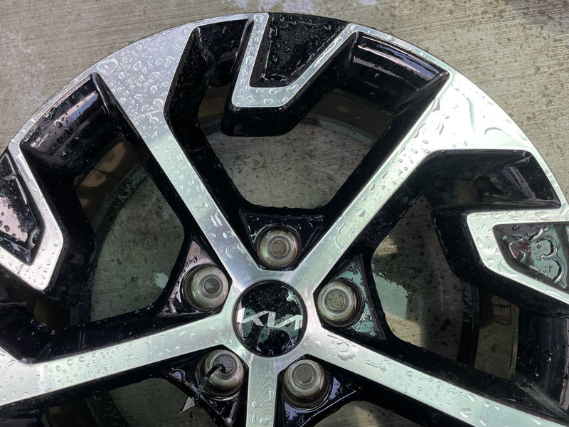 Load image into Gallery viewer, KIA SPORTAGE 18x7-1/2 5 SPOKE MACHINED FACE ALLOY WHEEL RIM 2023-2025 # 113319