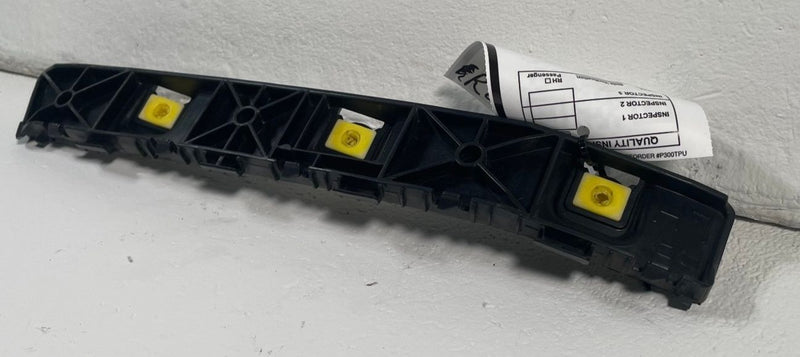 Load image into Gallery viewer, 2022-2025 HYUNDAI TUCSON REAR LEFT SIDE BUMPER MOUNT SUPPORT BRACKET # 113697