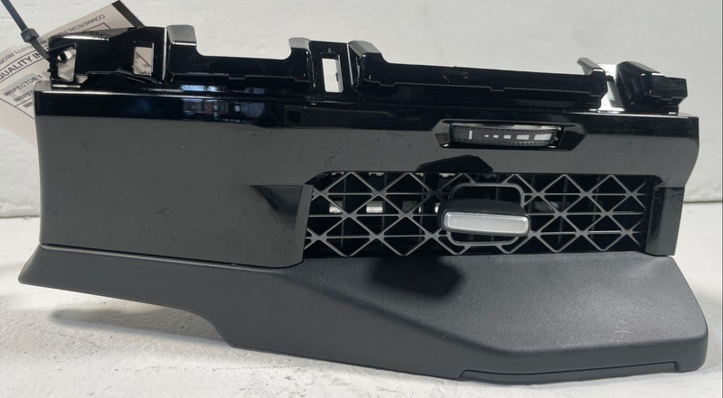 Load image into Gallery viewer, 2023-25 HONDA ACCORD DASH LEFT SIDE AC AIR VENT GRILLE W/ BEZEL MOLDING # 109511