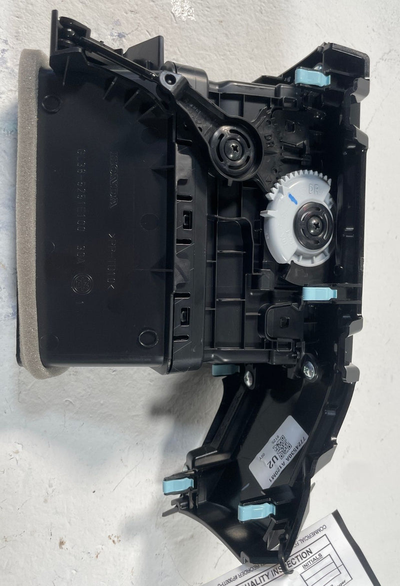 Load image into Gallery viewer, 2023-25 HONDA ACCORD DASH LEFT SIDE AC AIR VENT GRILLE W/ BEZEL MOLDING # 109511