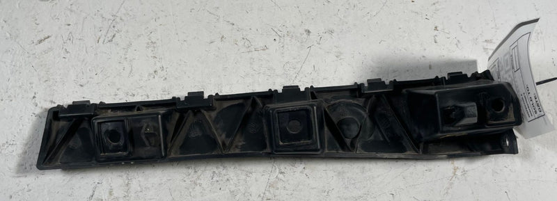 Load image into Gallery viewer, 15-23 FORD MUSTANG FRONT LEFT DRIVER ROCKER MOLDING RETAINER BRACKET # 113474