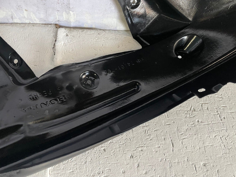 Load image into Gallery viewer, 2022 - 2025 HONDA PASSPORT FRONT RIGHT SIDE FENDER LINER SPLASH SHIELD # 113432