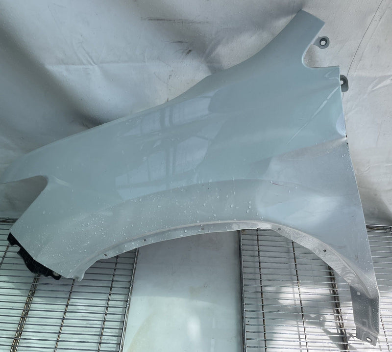 Load image into Gallery viewer, HONDA PASSPORT FRONT LEFT SIDE FENDER ASSEMBLY WHITE (NH883P) 2022-2025 # 113446