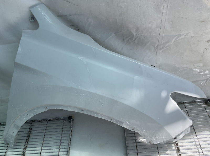 Load image into Gallery viewer, HONDA PASSPORT FRONT RIGHT SIDE FENDER ASSEMBLY WHITE (NH883P) 2022-2025 #113447