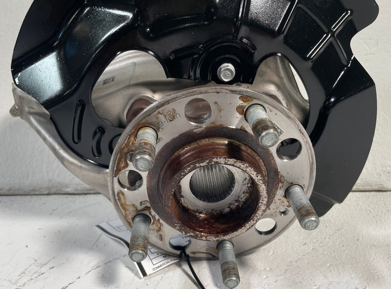 Load image into Gallery viewer, 22-26 HYUNDAI TUCSON FWD FRONT LEFT DRIVER SIDE SPINDLE KNUCKLE & HUB # 113730