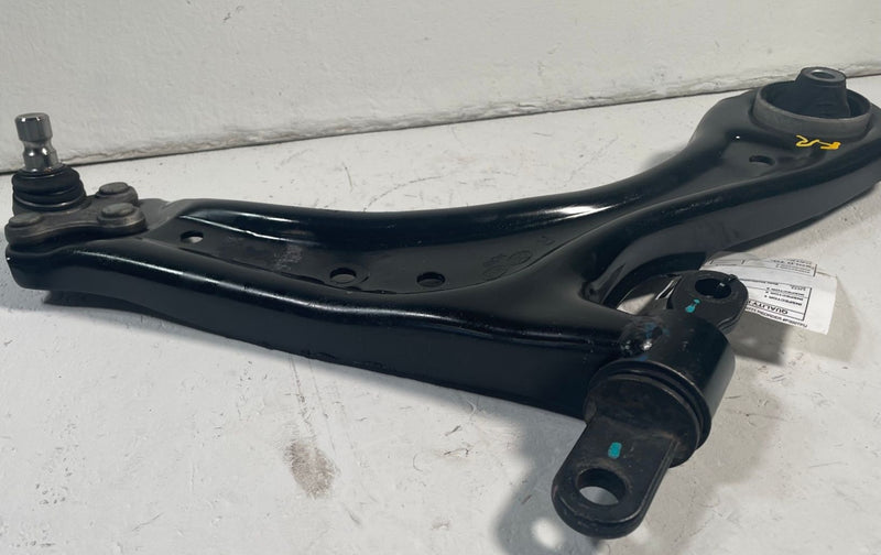 Load image into Gallery viewer, 22-26 HYUNDAI TUCSON FRONT RIGHT PASSENGER SIDE LOWER CONTROL ARM 2.5L # 113727