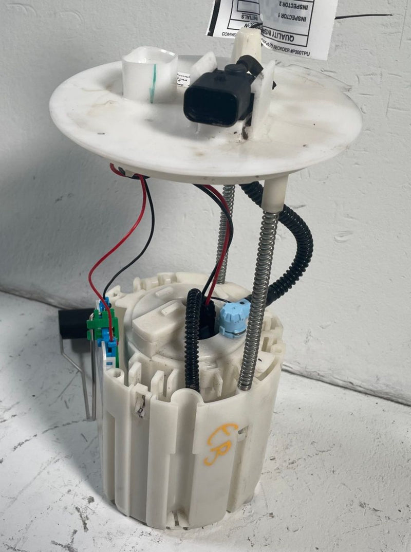 Load image into Gallery viewer, 22-26 HYUNDAI TUCSON FUEL GAS PUMP SENDING UNIT ASSEMBLY 31110-CW000 # 113722