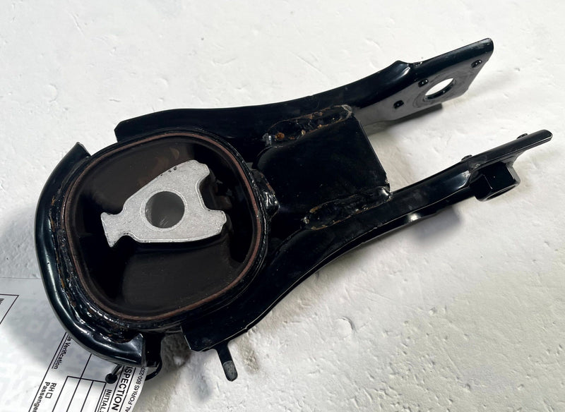 Load image into Gallery viewer, 2017-2025 MAZDA CX-5 ENGINE MOTOR TORQUE ROD REARWARD MOUNT BRACKET # 113750
