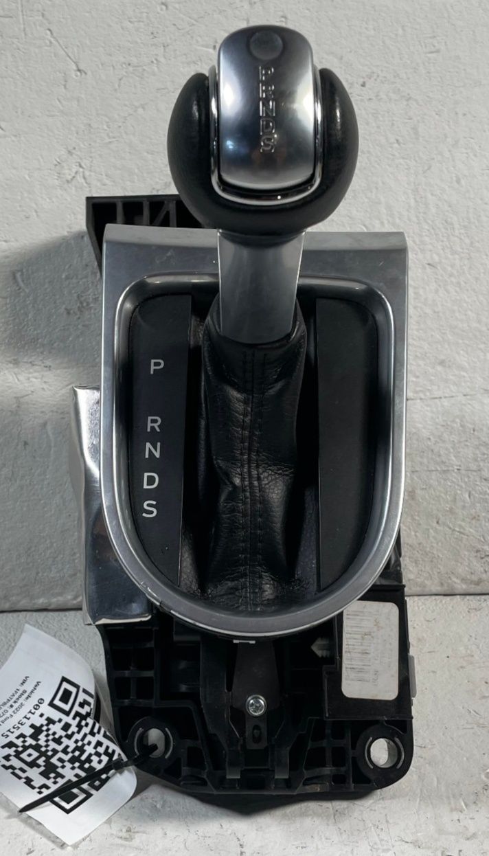 Load image into Gallery viewer, 2018 - 2023 FORD MUSTANG AUTO TRANSMISSION GEAR SHIFTER ASSEMBLY # 113515