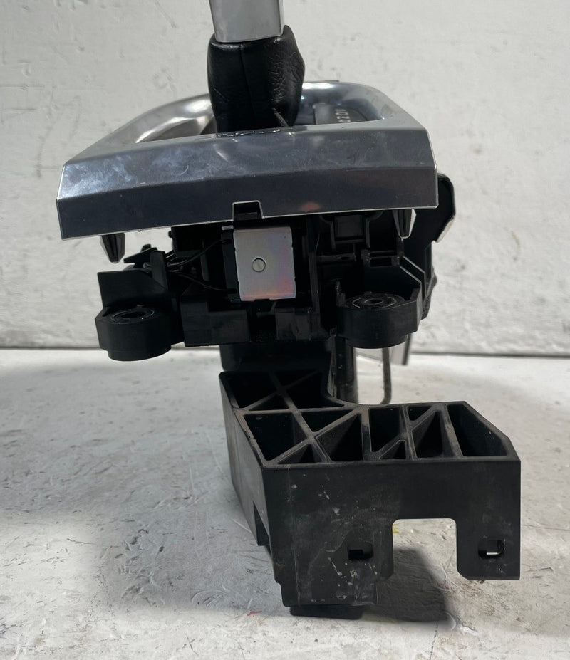 Load image into Gallery viewer, 2018 - 2023 FORD MUSTANG AUTO TRANSMISSION GEAR SHIFTER ASSEMBLY # 113515