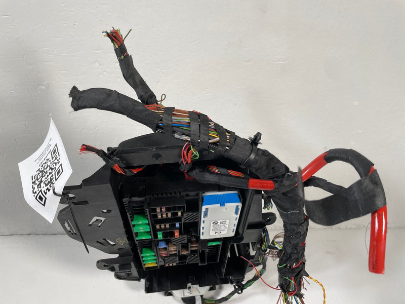 Load image into Gallery viewer, 2018 - 2024 BMW X3 G01 DASHBOARD FUSE RELAY CABIN JUNCTION BOX # 108209