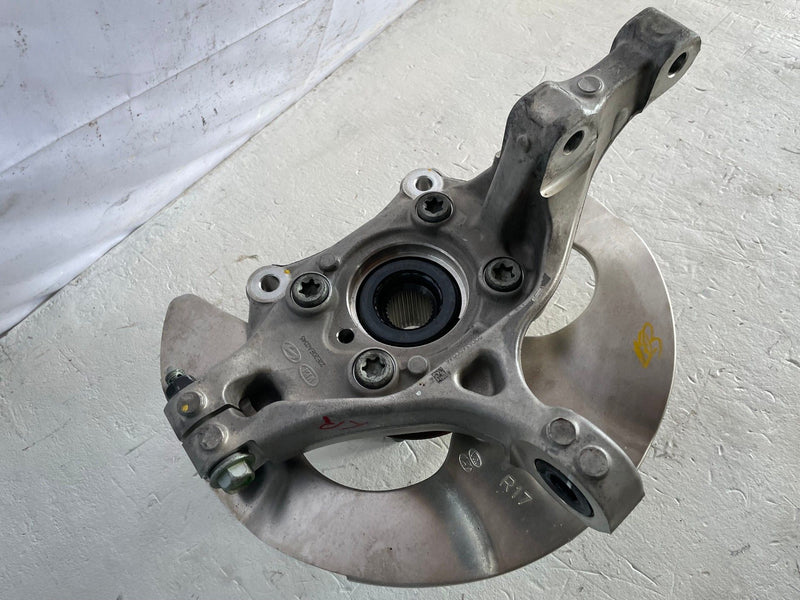 Load image into Gallery viewer, 22-26 HYUNDAI IONIQ 5 AWD FRONT RIGHT STEERING SPINDLE KNUCKLE W/ HUB # 108585