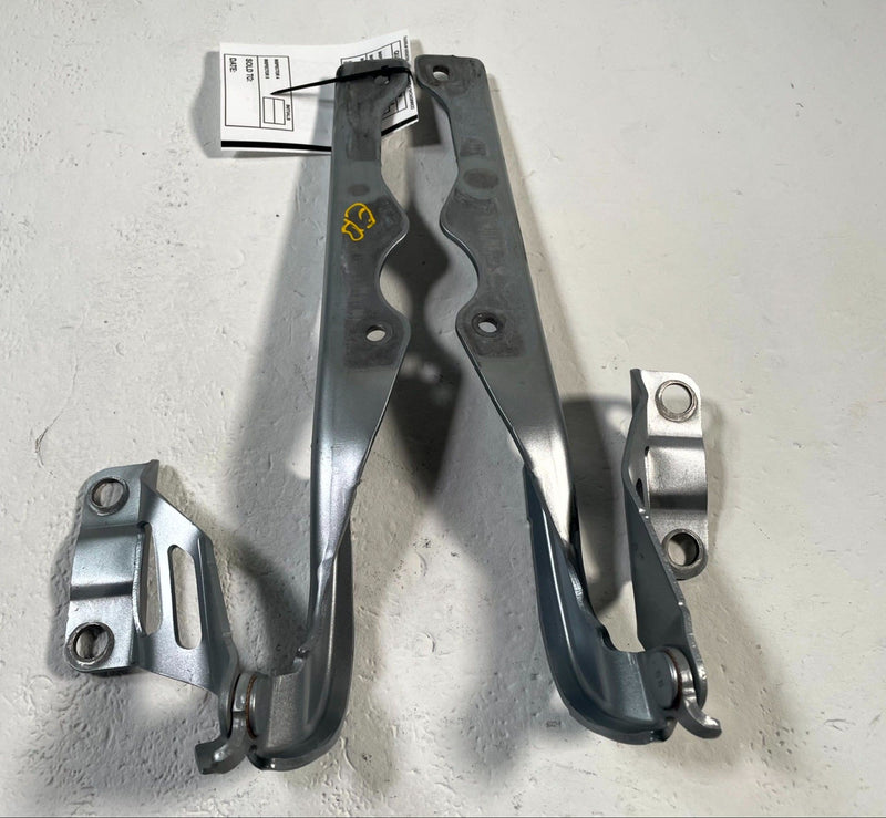 Load image into Gallery viewer, 2017-2025 MAZDA CX-5 LEFT & RIGHT SIDE HOOD BONNET HINGE SILVER (45P) # 113758