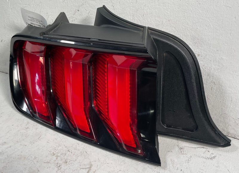 Load image into Gallery viewer, 2018-2023 FORD MUSTANG REAR LEFT DRIVER SIDE TAILLIGHT TAIL LIGHT LAMP # 113564