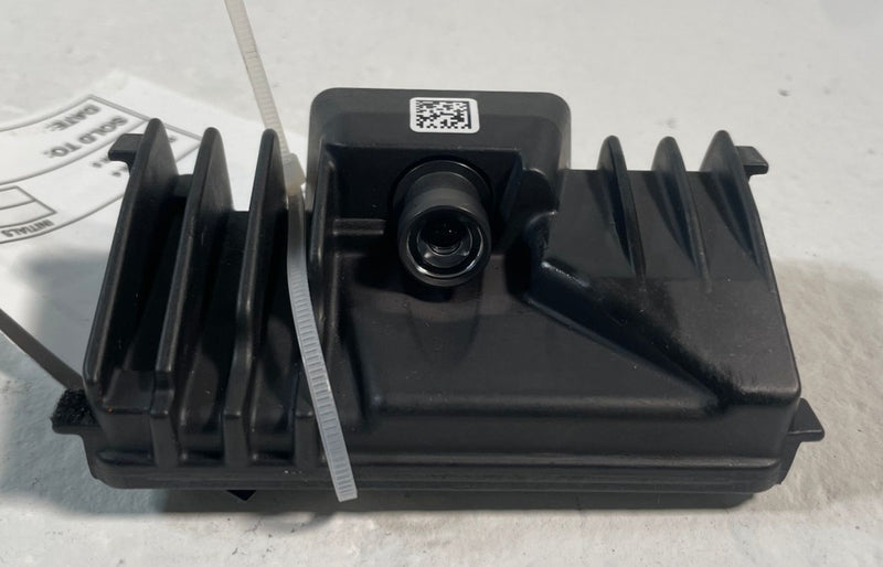 Load image into Gallery viewer, 2021-2022 NISSAN ROGUE FRONT WINDSHIELD KEEP LANE ASSIST CAMERA # 106813