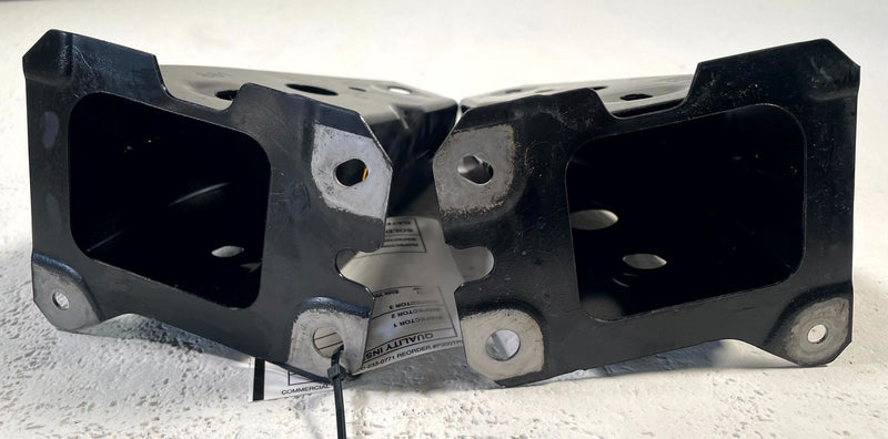 Load image into Gallery viewer, 14-25 MAZDA CX-5 FRONT LH & RH SUBFRAME CROSSMEMBER FORWARD BRACKET 2.5L #113772