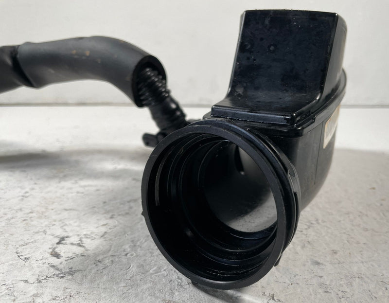 Load image into Gallery viewer, 2028-2024 BMW X3 ENGINE AIR CLEANER INTAKE FILTERED AIR PIPE TUBE # 108253