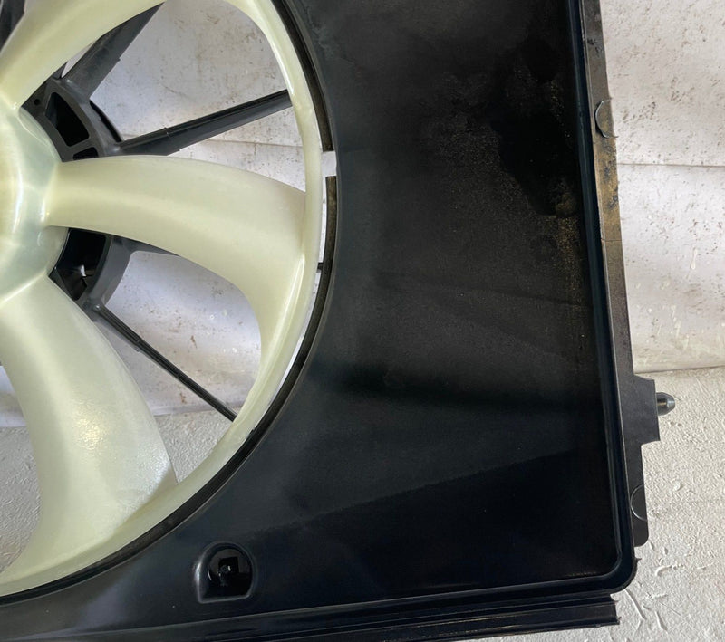 Load image into Gallery viewer, 19-25 HONDA PASSPORT RIGHT RADIATOR COOLING FAN SHROUD & BLADE & MOTOR # 113429