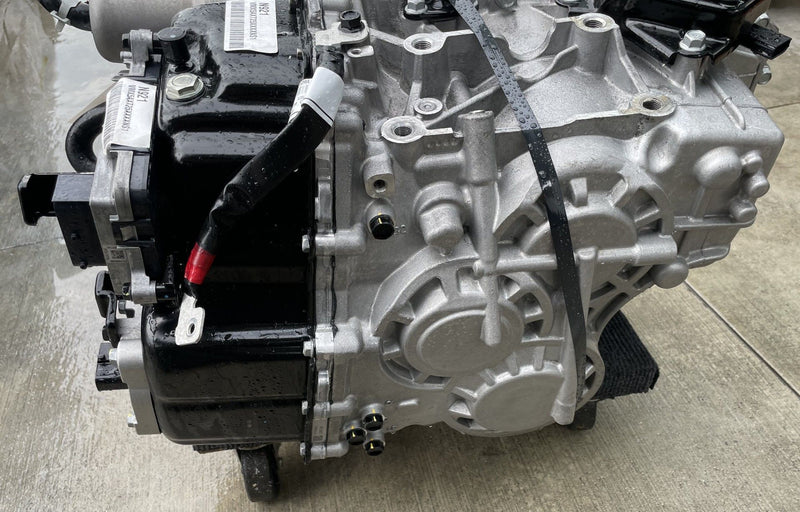 Load image into Gallery viewer, HYUNDAI SANTA FE FWD AUTO TRANSMISSION ASSEMBLY 2.5L 31K MILES 2024-2025 #108711
