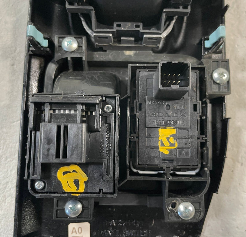 Load image into Gallery viewer, 2023 - 2025 HONDA PILOT AUTOMATIC GEAR SHIFTER SELECT SWITCH PANEL # 109628