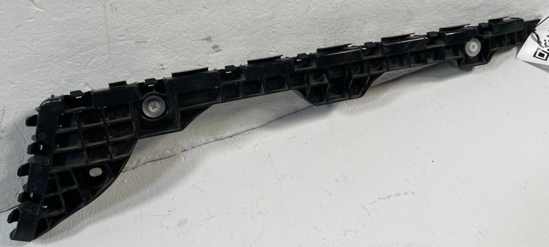 Load image into Gallery viewer, 2023-2025 HONDA PILOT REAR RIGHT SIDE BUMPER RETAINER MOUNT BRACKET 3.5L #109602