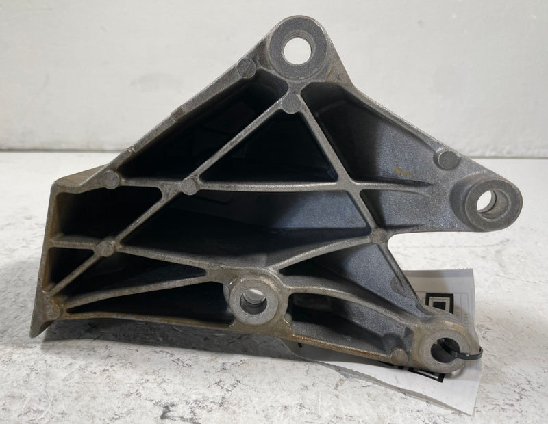 Load image into Gallery viewer, 2019 - 2024 BMW X3 530I 530E G01 FRONT LEFT ENGINE FRAME SUPPORT MOUNT #108195