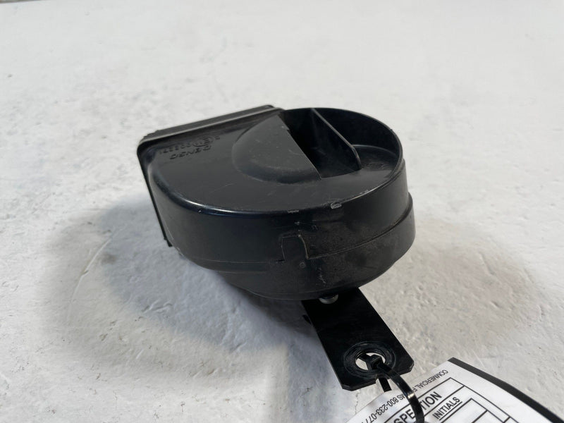 Load image into Gallery viewer, 2023 - 2025 HONDA PILOT FRONT LOW NOTE TONE HORN SIGNAL 38100-T90-A01 # 109622