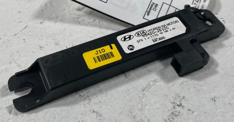 Load image into Gallery viewer, 2019-2023 GENESIS G70 KEYLESS ENTRY ANTENNA RECEIVER MODULE 95420-J5100 # 110941