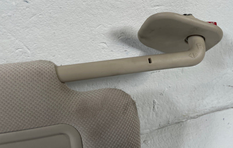 Load image into Gallery viewer, 19-25 GENESIS G70 FRONT RIGHT PASSENGER SIDE SUNVISOR SUN VISOR W/ MIRROR 110950