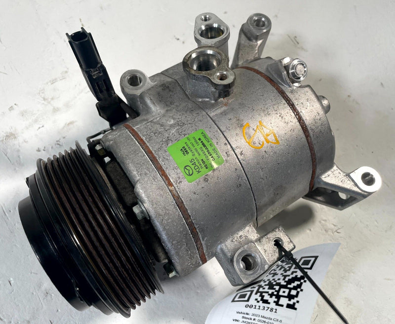 Load image into Gallery viewer, 13-25 MAZDA CX-5 AC AIR CONDITIONING COMPRESSOR & CLUTCH KD45-61-450A # 113781