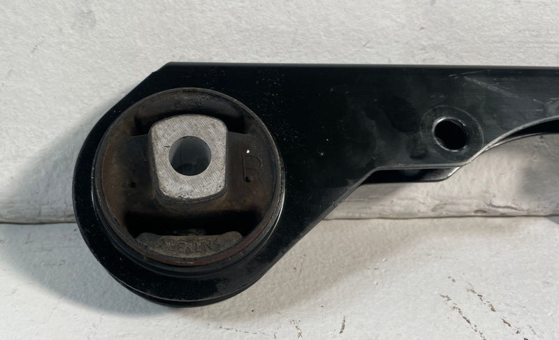 Load image into Gallery viewer, 2021 - 2025 NISSAN ROGUE AWD REAR AXLE DIFFERENTIAL MOUNT BRACKET # 106782