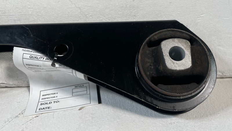 Load image into Gallery viewer, 2021 - 2025 NISSAN ROGUE AWD REAR AXLE DIFFERENTIAL MOUNT BRACKET # 106782