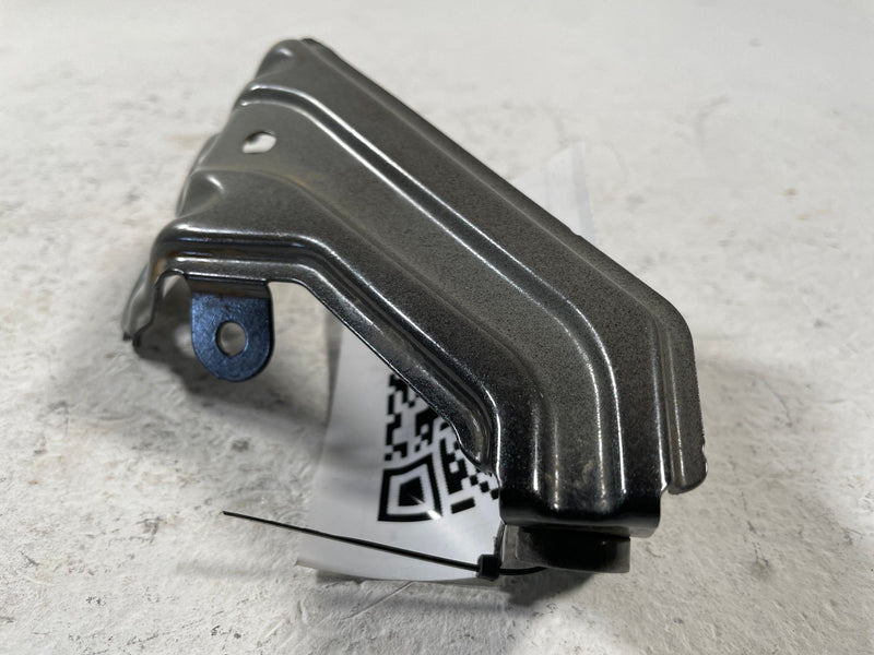 Load image into Gallery viewer, 2018 - 2025 BMW X3 X4 G01 FRONT RIGHT SIDE LOWER FENDER SUPPORT BRACKET # 108204