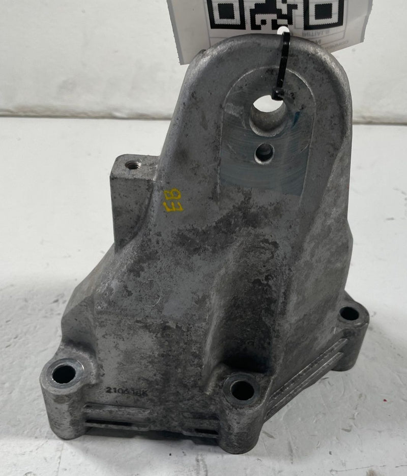 Load image into Gallery viewer, 2019 - 2023 GENESIS G70 FRONT RIGHT ENGINE MOUNT SUPPORT BRACKET 2.0L # 110963