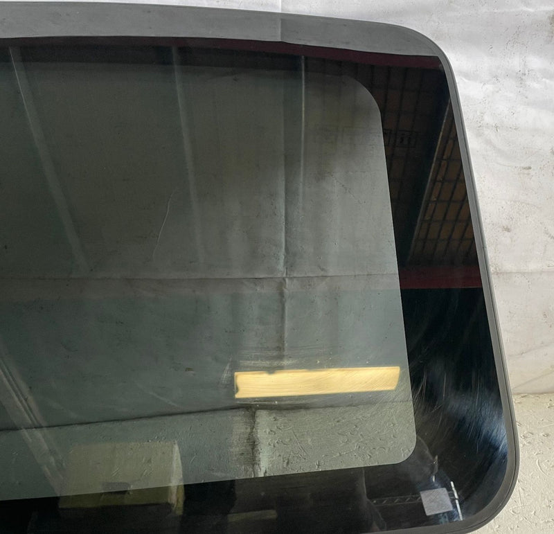 Load image into Gallery viewer, 2024-2026 HYUNDAI SANTA FE FRONT UPPER OVERHEAD SUNROOF WINDOW GLASS #108705