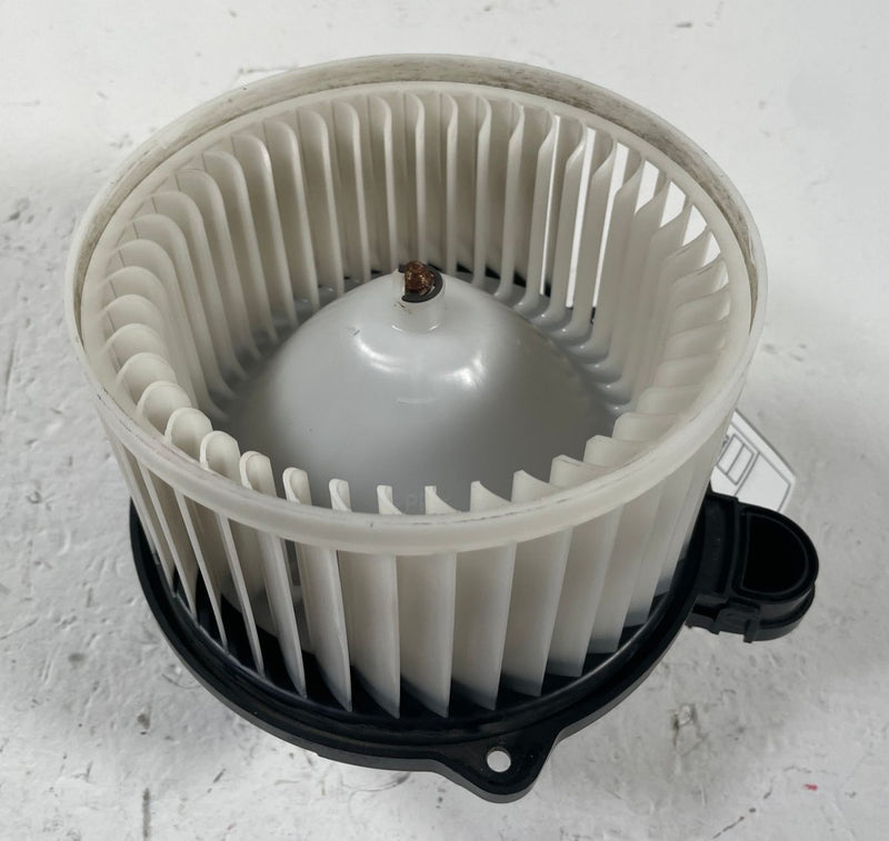 Load image into Gallery viewer, 2019 - 2023 GENESIS G70 A/C AIR CONDITIONER HEATER BLOWER FAN MOTOR # 110978