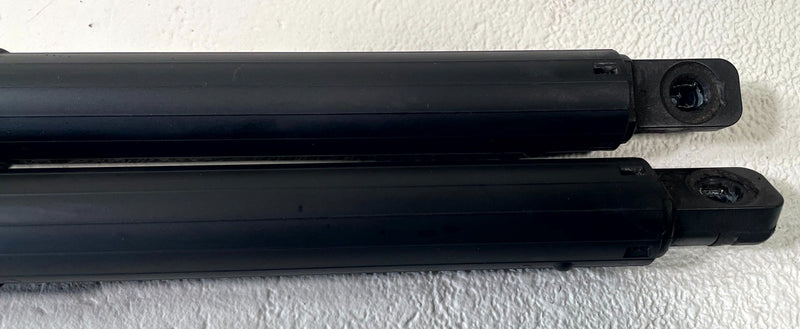 Load image into Gallery viewer, 17-25 MAZDA CX-5 REAR LH & RH SIDE TAILGATE LIFTGATE POWER LIFT STRUT # 113785