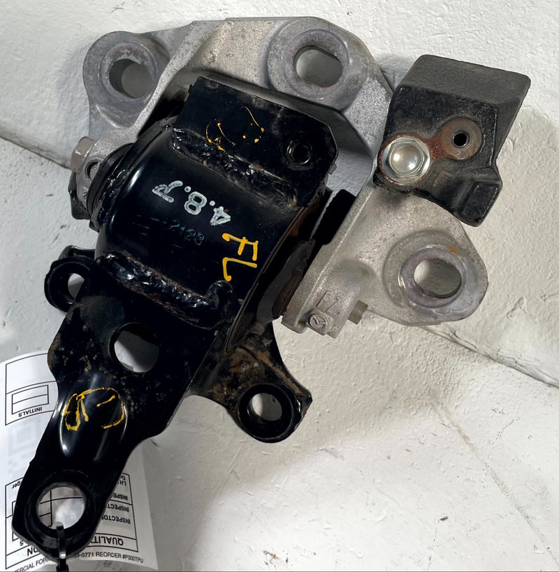 Load image into Gallery viewer, 2017-2025 MAZDA CX-5 FRONT LEFT AUTOMATIC TRANSMISSION MOUNT BRACKET # 113778