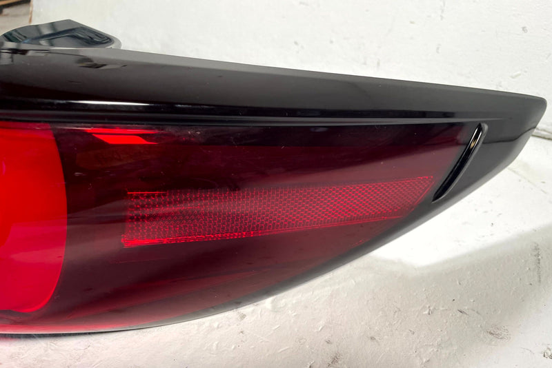 Load image into Gallery viewer, 2022-2025 MAZDA CX-5 REAR RIGHT SIDE QUARTER OUTER LED TAIL LIGHT LAMP # 113780